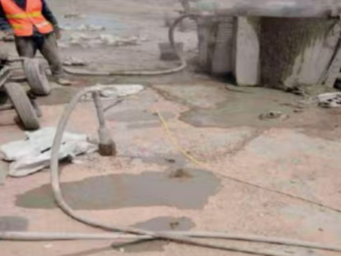 麦盖提水泥混凝土路面板底注浆技术 路面脱空注浆整治方案