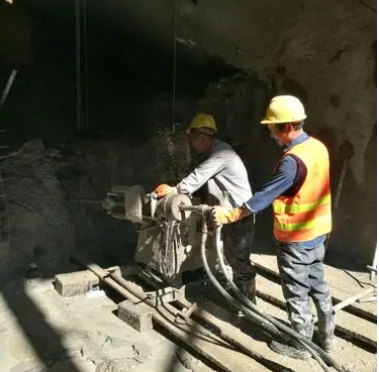 麦盖提水下抗分散灌浆料特点 水下不分散注浆料介绍